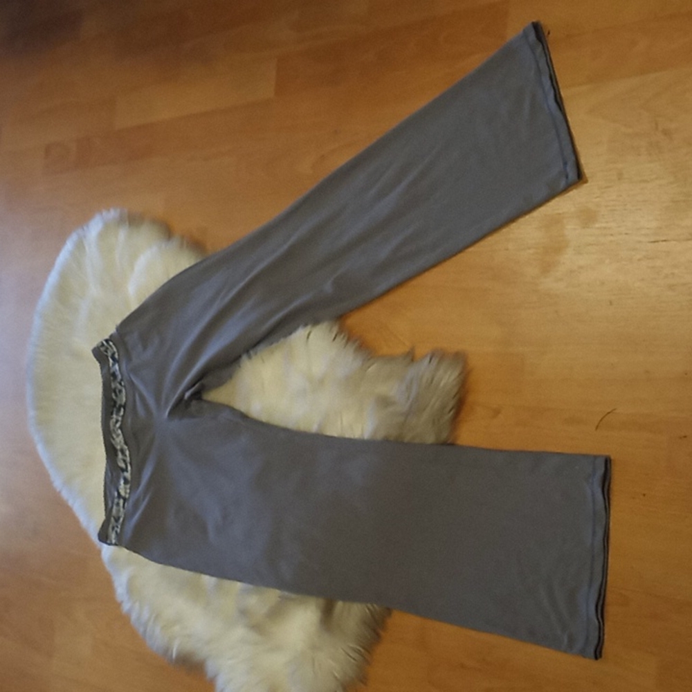 Threads Flare Leg Leggings - Picture 4 of 8